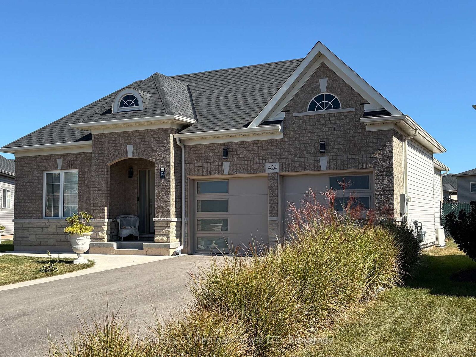 Property Photo:  424 Williams Crescent  ON L2A 0E9 