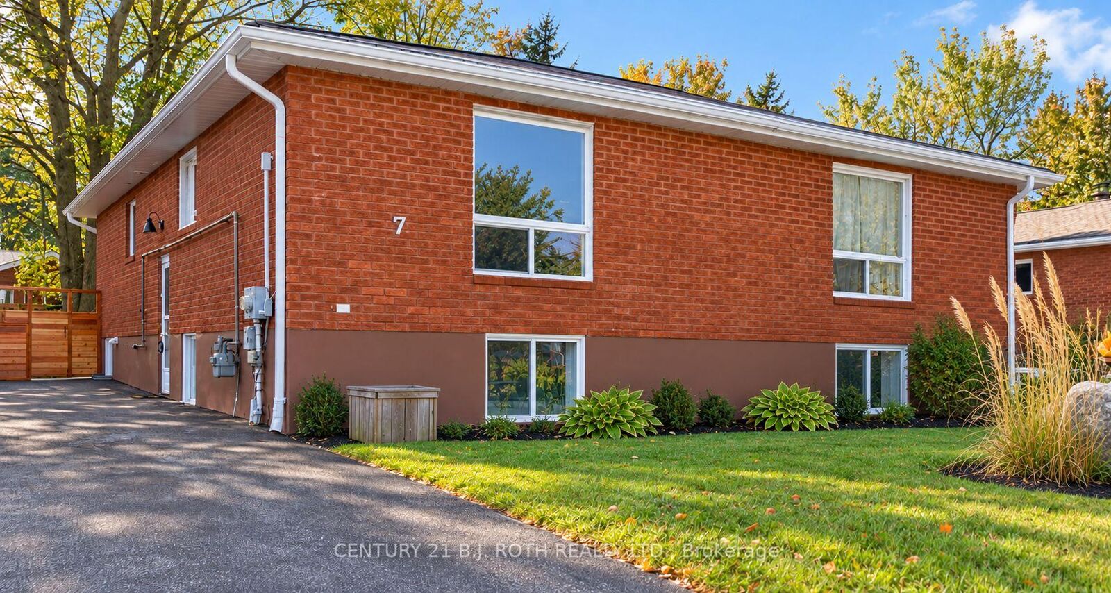 Property Photo: 7 Bourgeois Beach Road ON L0K 2A0