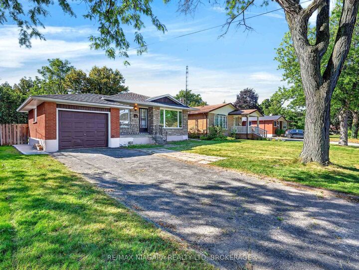 Property Photo:  82 Regent Drive  ON L2M 3L7 