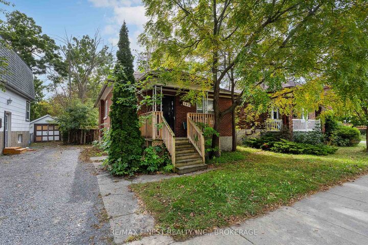 Property Photo:  162 Mack Street  ON K7L 1P4 