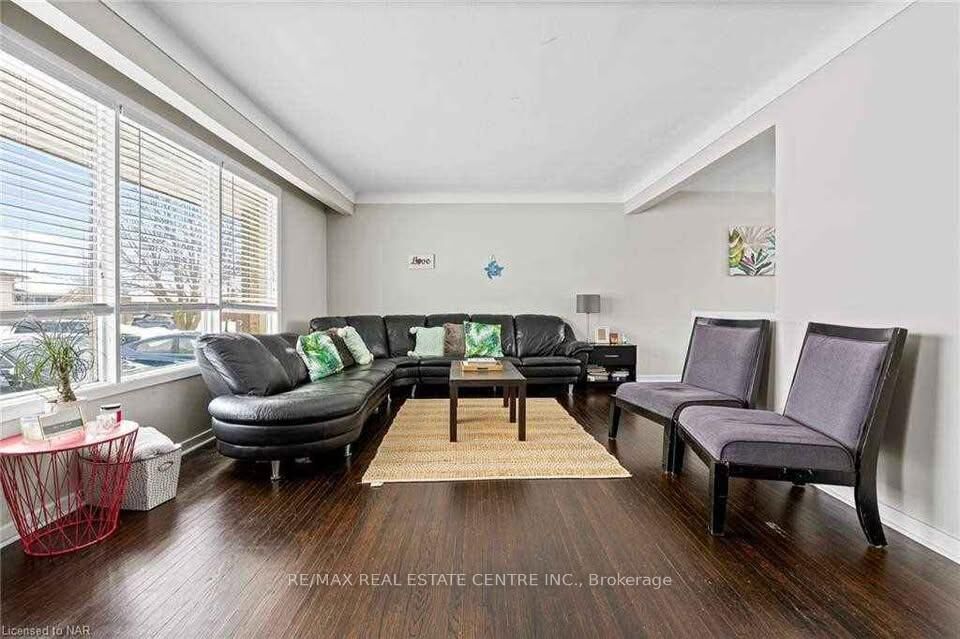 Property Photo:  2 Stewart Avenue  ON L2V 2W5 