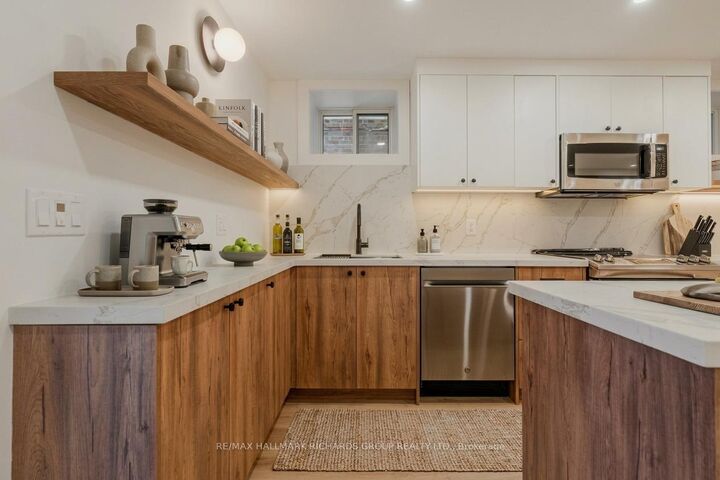 Property Photo:  20 Wineva Avenue Lower  ON M4E 2S9 