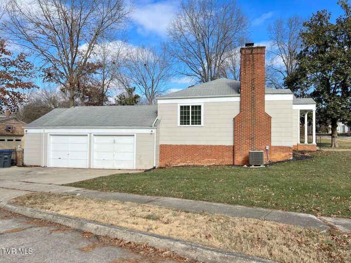 Property Photo:  1613 Belmeade Drive  TN 37664 