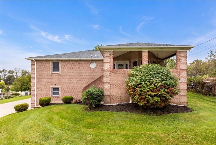 Property Photo:  902 Central Drive  PA 15067 
