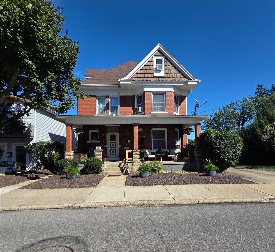 Property Photo: 220 Grace Ave PA 15317