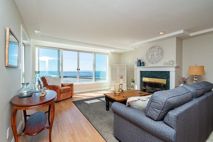 Property Photo:  15165 Marine Drive 3rd Floor  BC V4B 1C5 