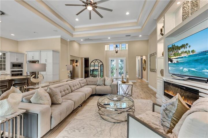 Property Photo: 12746 Dundee Ln FL 34120