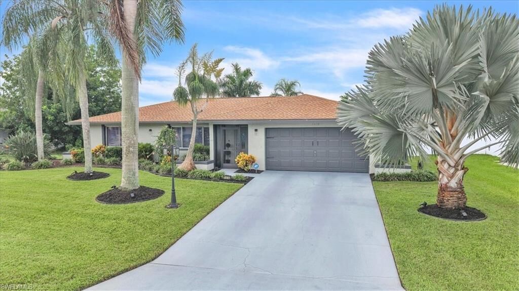 Property Photo: 1416 NE 1st Ter FL 33909