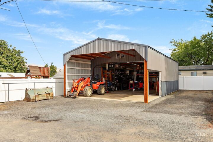 Property Photo:  1460 Birch Street  WA 99403 