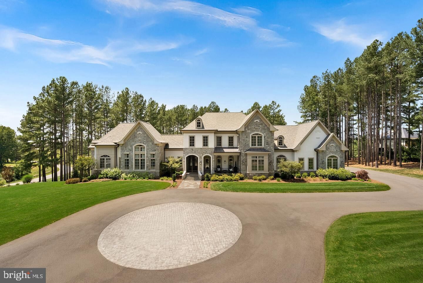 Property Photo: 22563 Creighton Farms Drive VA 20175