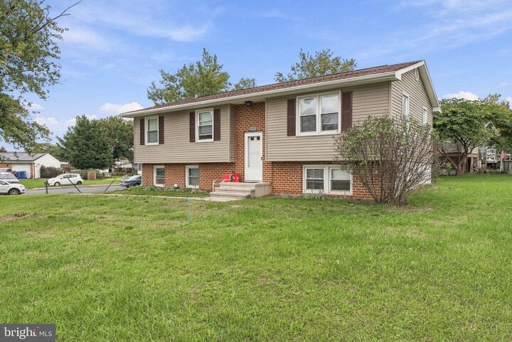 Property Photo: 1695 Douglas Drive PA 17013