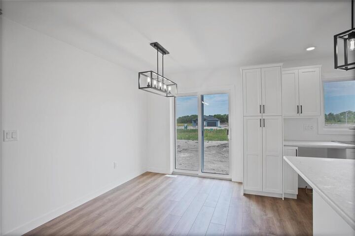 Property Photo:  1 Reed Cove  MB R5G 0L5 