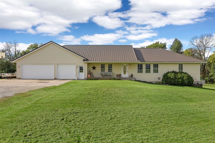 Property Photo:  2976 61st Street Lane  IA 52349 