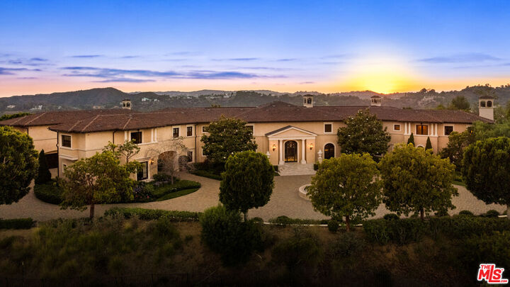 Property Photo:  10 Beverly Ridge Ter  CA 90210 