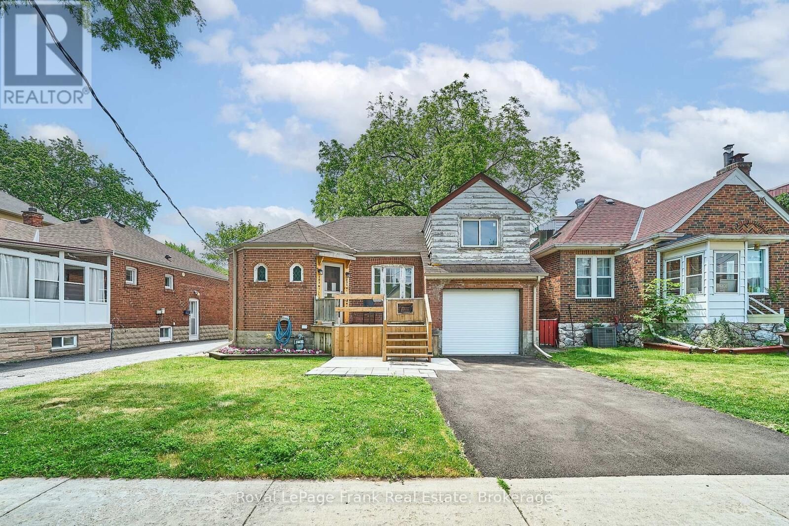 Property Photo:  203 William Street  ON M9N 2H2 