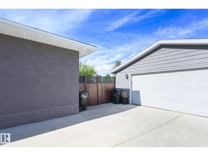 Property Photo:  6 Galen Cr  AB T8A 2L2 