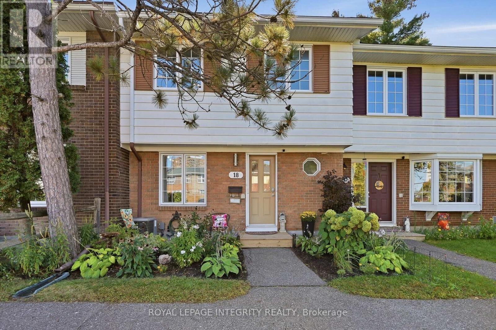 Property Photo: 18 Greenbank Road South 18 ON K2H 5T9