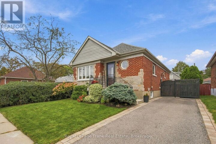 Property Photo:  379 Arthur Street  ON L1H 1P2 