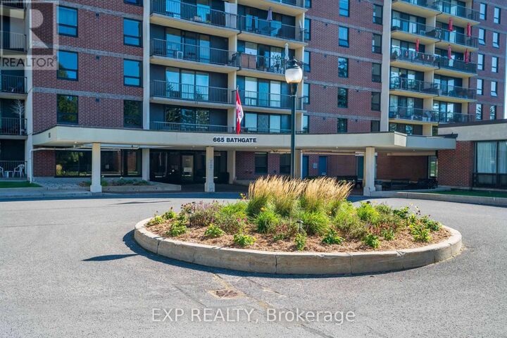 Property Photo:  665 Bathgate Drive 404  ON K1K 3Y4 