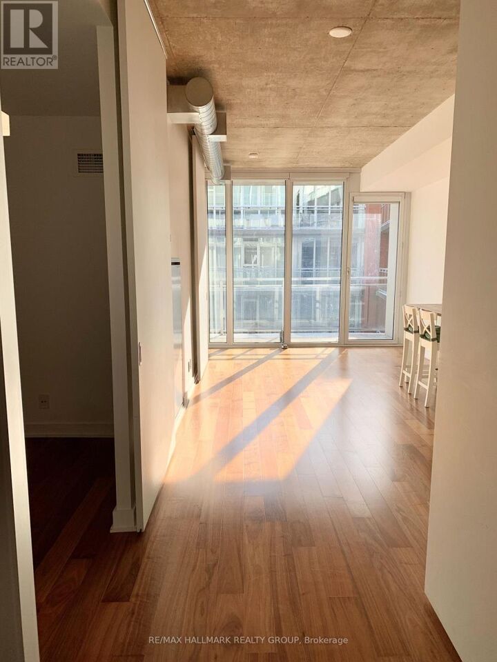 Property Photo:  354 Gladstone Avenue 704  ON K2P 0R4 