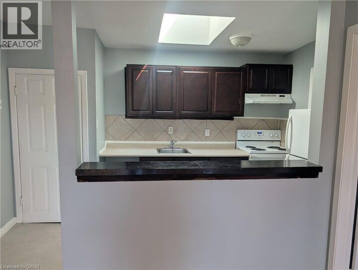 Property Photo:  365 East Barton Street East 2  ON L8L 2X8 