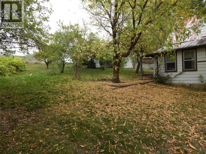 Property Photo:  916 Cook Street  BC V0B 1G3 