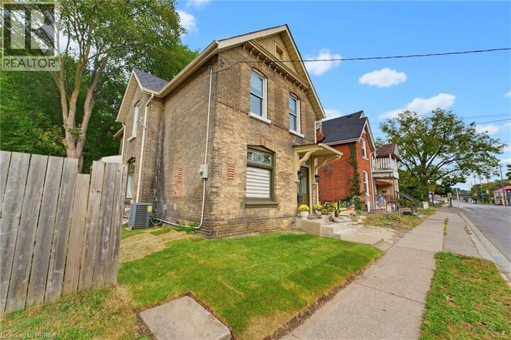 Property Photo:  118 Clarence Street  ON N3T 2V4 