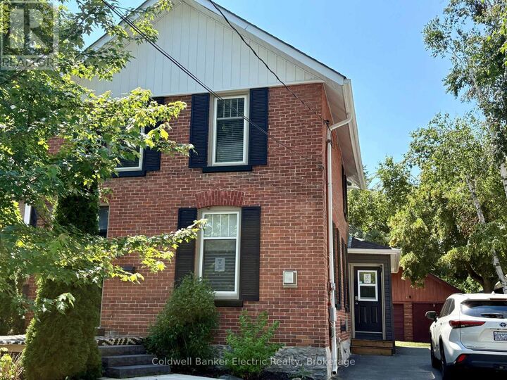 Property Photo: 21 Sussex Street North ON K9V 4H3