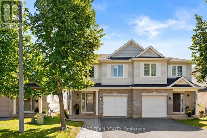 Property Photo:  213 Tewsley Drive  ON K1V 0V7 