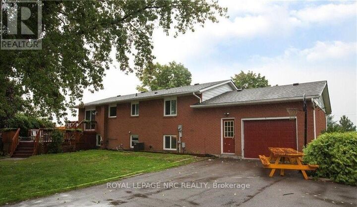 Property Photo: 4823 North Thirty Road North ON L3J 1W2
