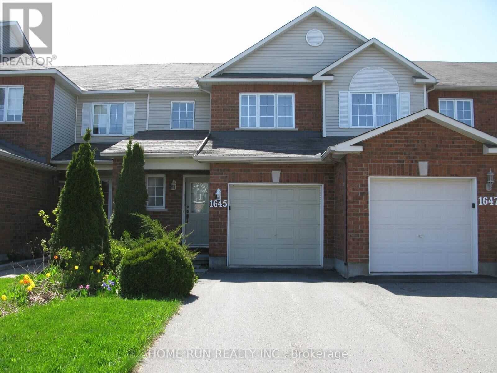 Property Photo:  1645 Jobin Crescent  ON K1J 1C4 