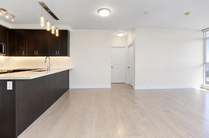 Property Photo:  11967 80 Avenue 907  BC V4C 0E2 