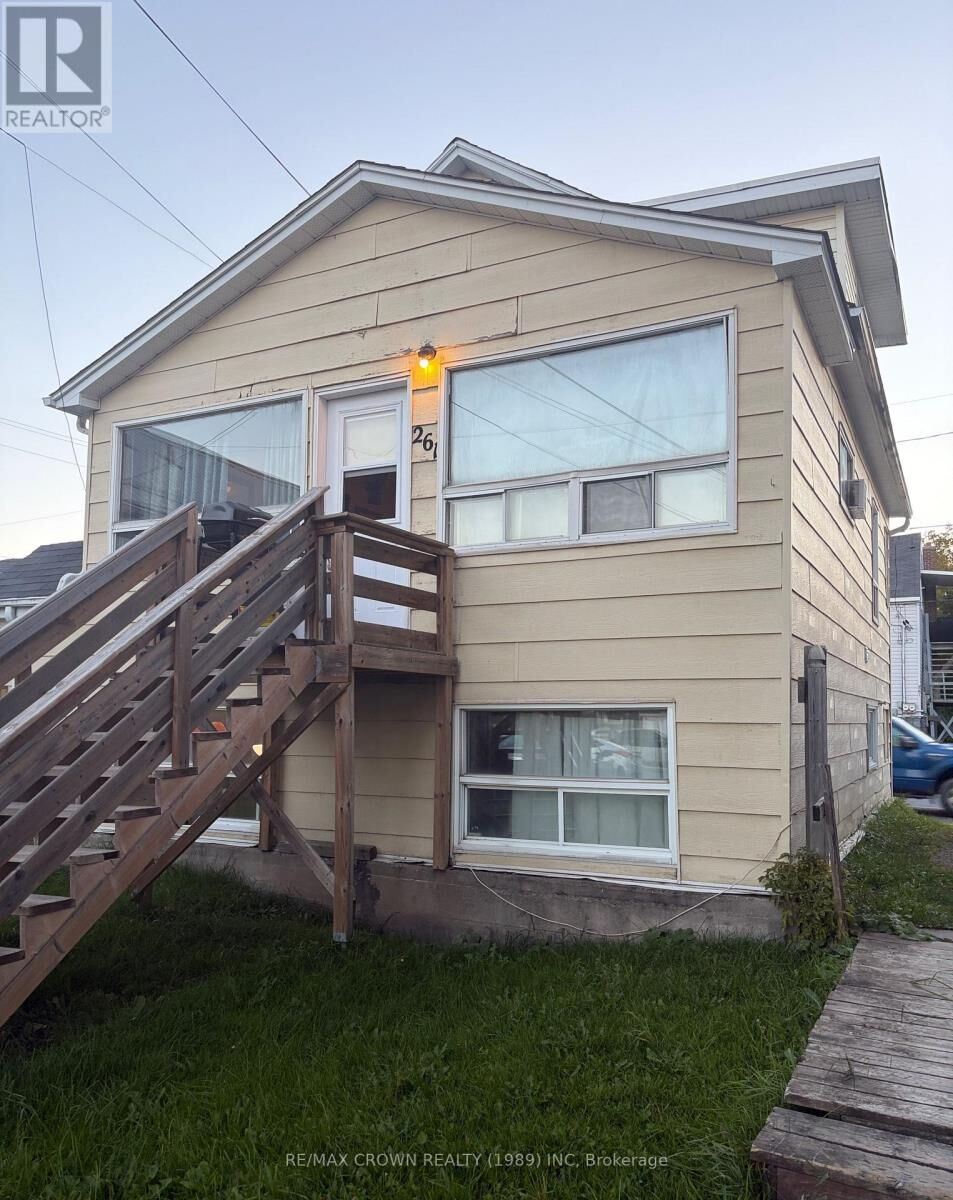 Property Photo:  261 North Elm Street North  ON P4N 6B1 