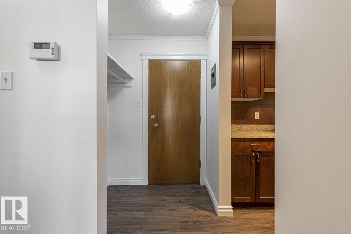 Property Photo: 10633 81 Avenue NW 102 AB T6E 1Y1