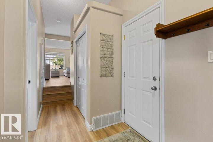 Property Photo:  200 Erin Ridge Drive 33  AB T8N 7E2 