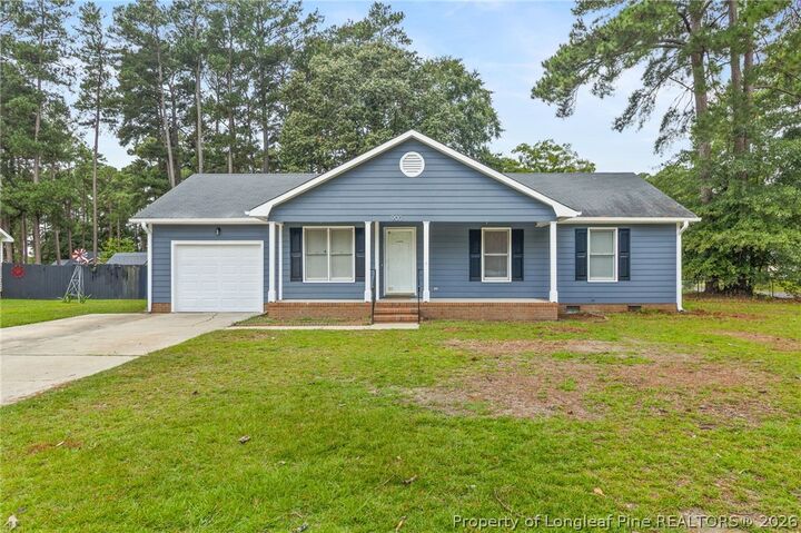Property Photo:  900 Hollydale Lane  NC 28314 