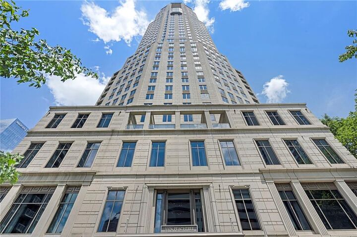 Property Photo: 3376 Peachtree Road NE 44B GA 30326