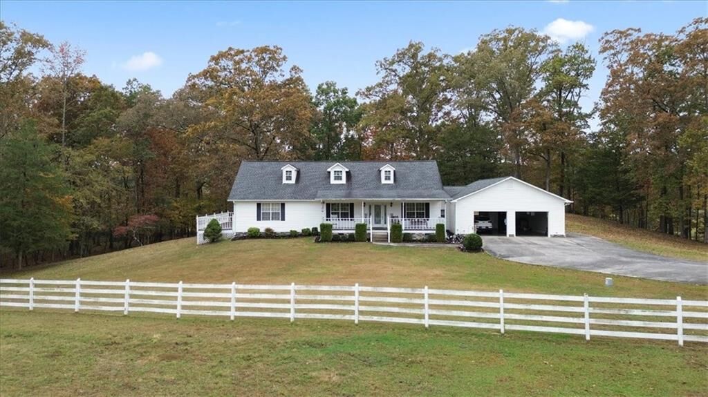 Property Photo:  871 Robinson Road  GA 30705 