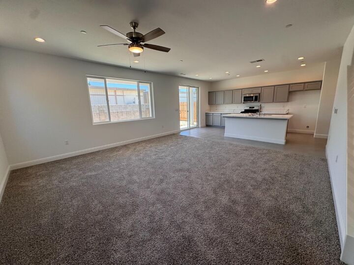 Property Photo:  412 W Escalon Avenue  CA 93612 