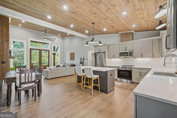 Property Photo:  106 Circle Drive  GA 30536 