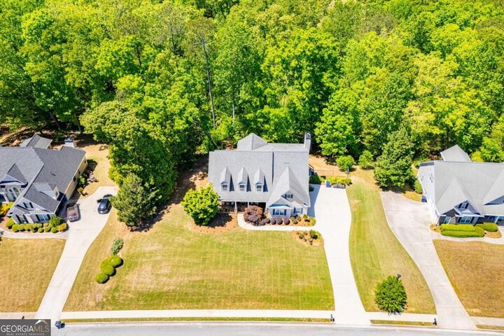 Property Photo: 6170 Hedgestone Way GA 30135