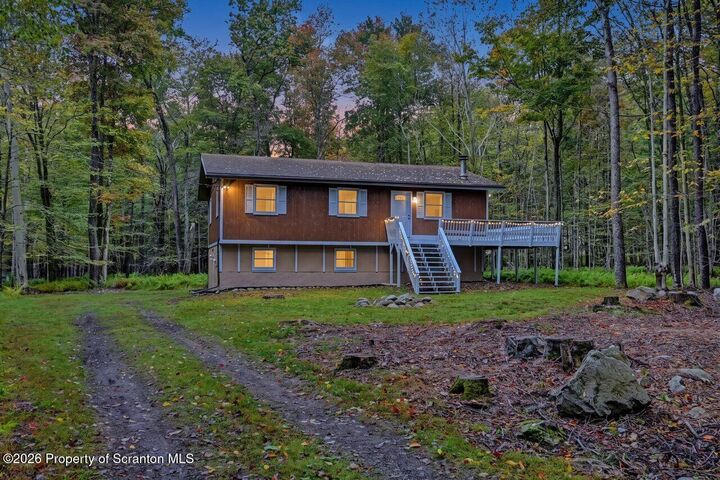 Property Photo:  8 Leah Lane  PA 18424 