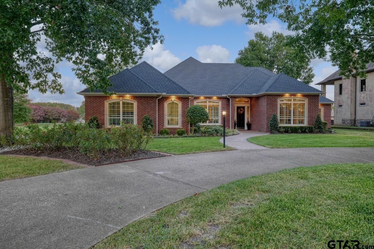 Property Photo: 225 Bayhills Dr TX 75771