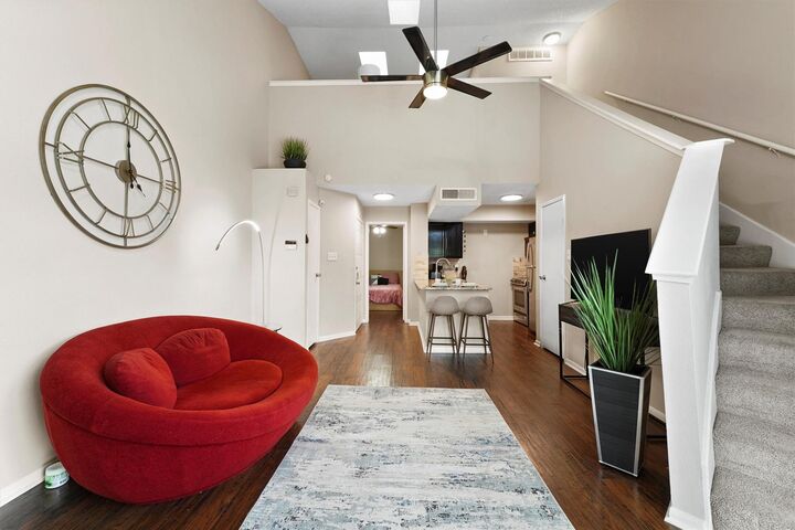 Property Photo:  10855 Meadowglen Lane 729  TX 77042 