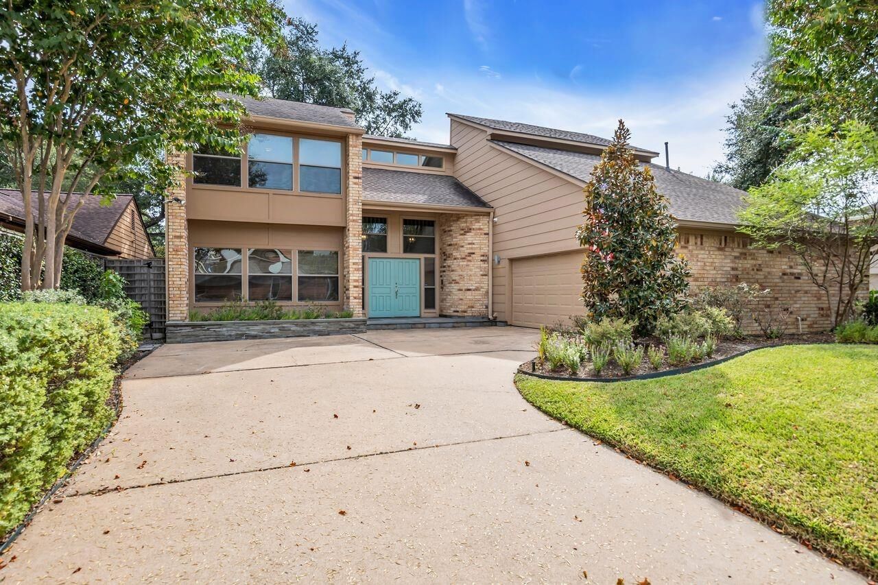 Property Photo:  2327 Briar Branch Drive Drive N  TX 77042 