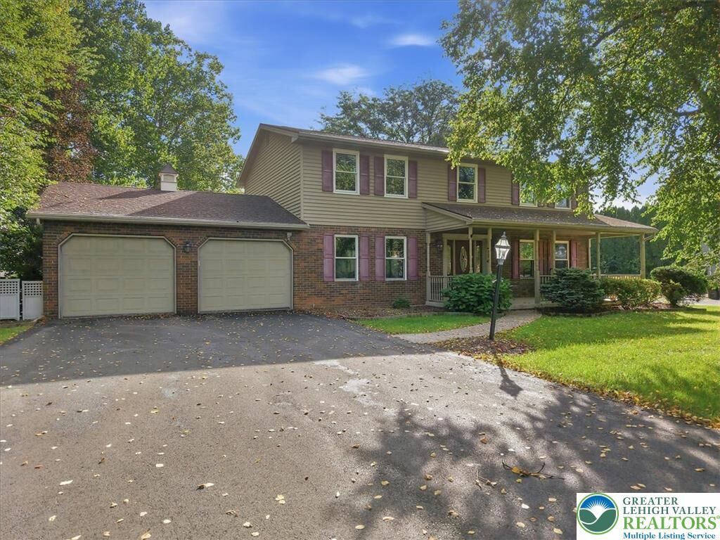 Property Photo:  714 Lexington Road  PA 18064 