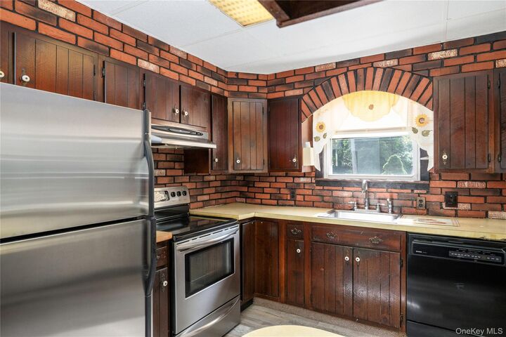 Property Photo: 21 Annsville Trail NY 10703