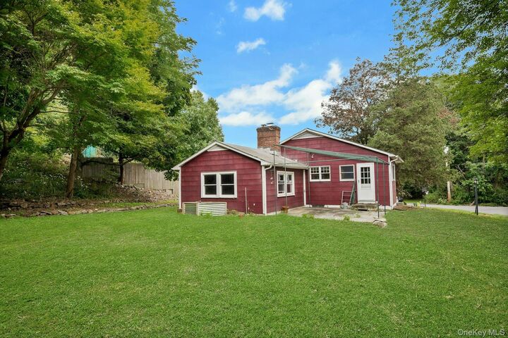 Property Photo:  277 Crest Drive  NY 10591 