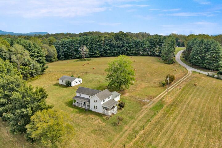 Property Photo:  202 Chestnut Lane  VA 24521 