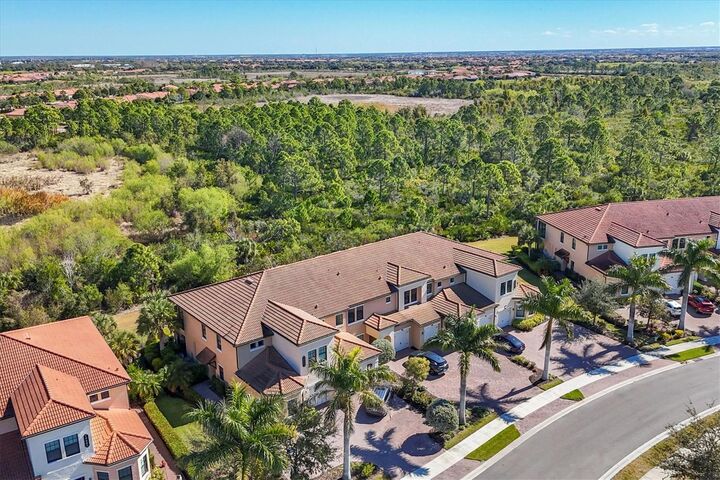 Property Photo:  10063 Crooked Creek Drive 101  FL 34293 
